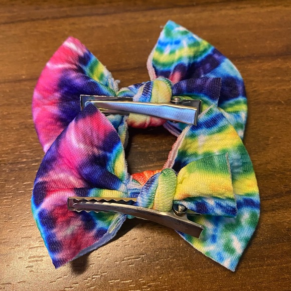 Hand Crafted Tie Dye Hair Bows - Picture 4 of 9